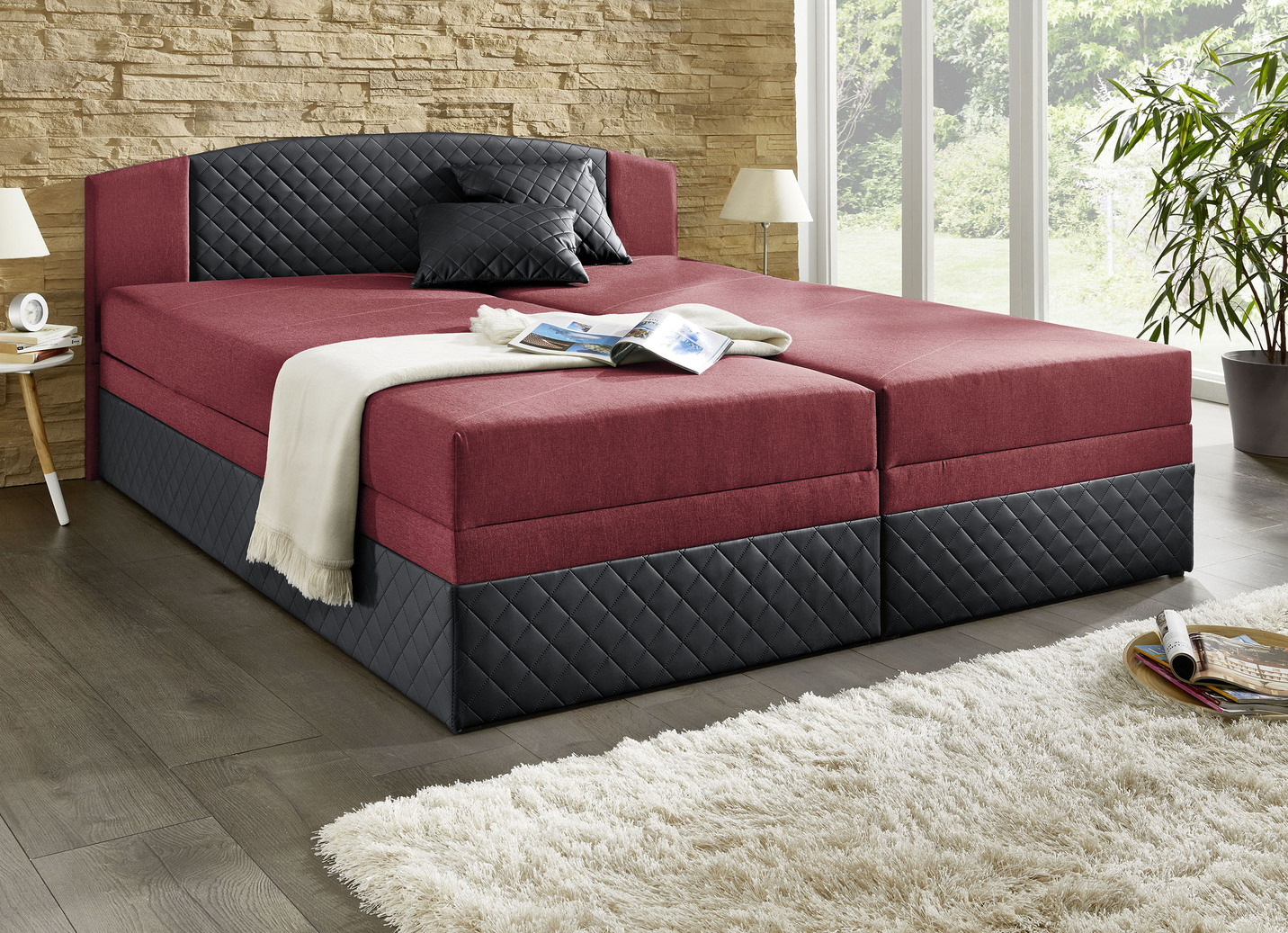 Boxspringbett mit Kopfteilverstellung und 2 Dekokissen