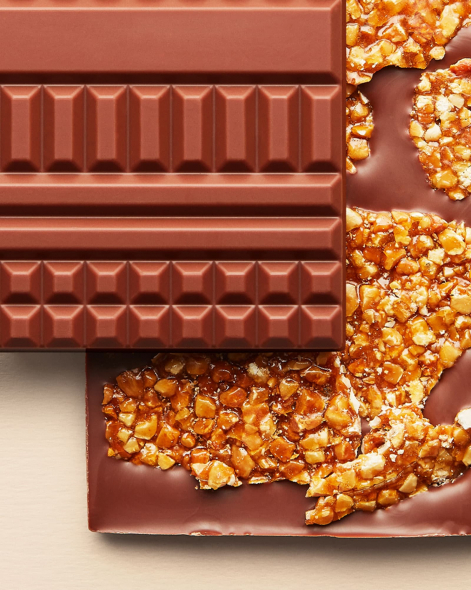 Tablette Mendiant Nougatine & fleur de sel Chocolat au Lait 45% | Le Chocolat Alain Ducasse 100g