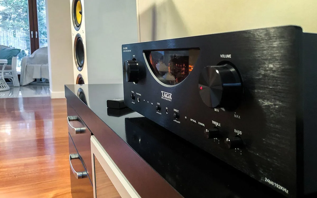 Taga Harmony HTA-2500 Noir Amplis hi-fi stéréo