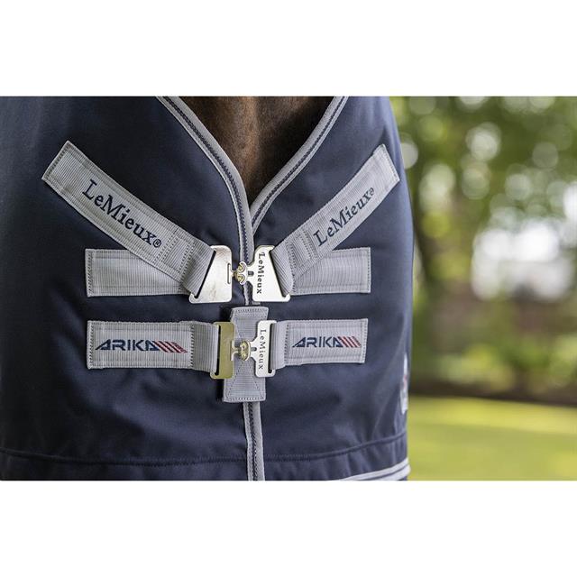 Deken LeMieux Turnout Arika Met Hals 200gr Donkerblauw