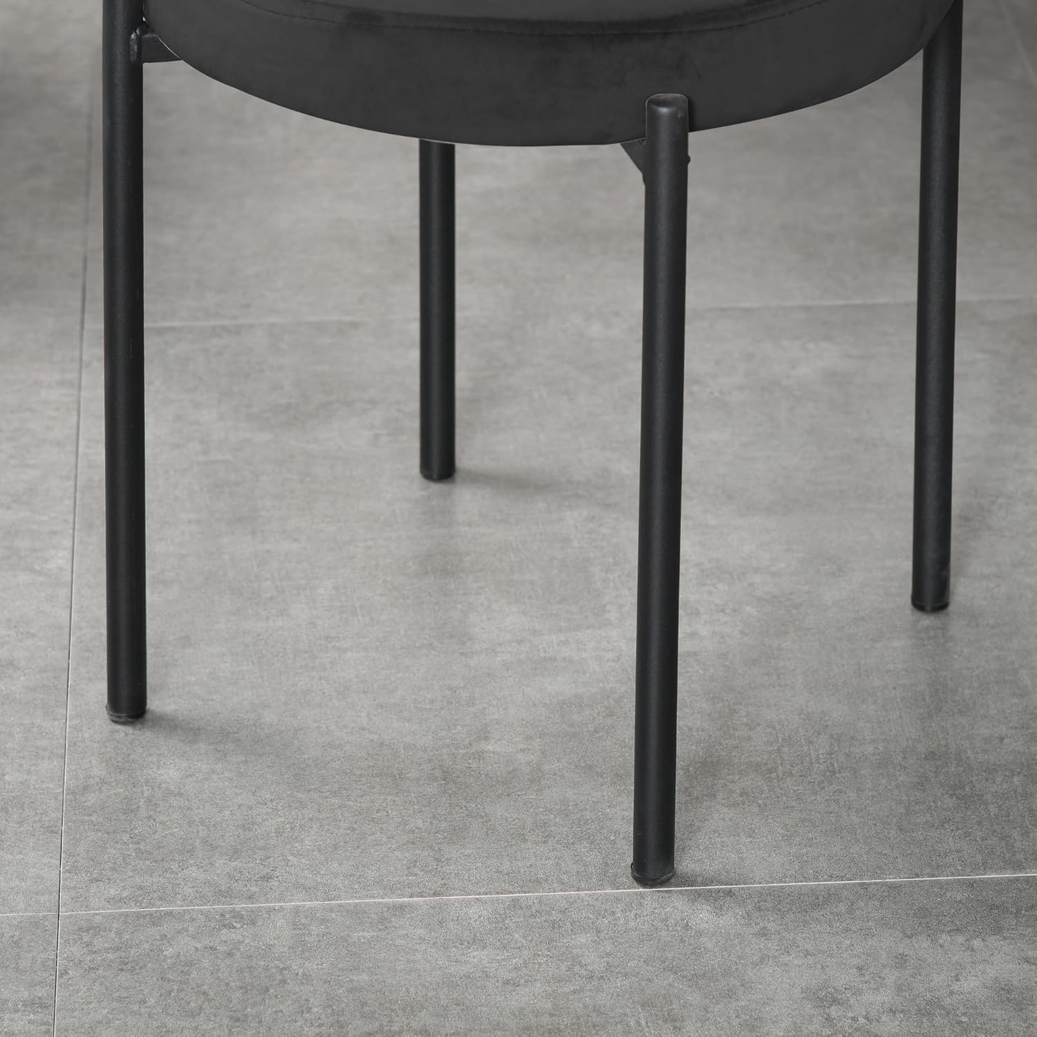 HOMCOM Esszimmerhocker 4er Set Stapelhocker Hocker aus Metall mit Samtoptik Küchenhocker Polsterhocker für Esszimmer Wohnzimmer Schwarz