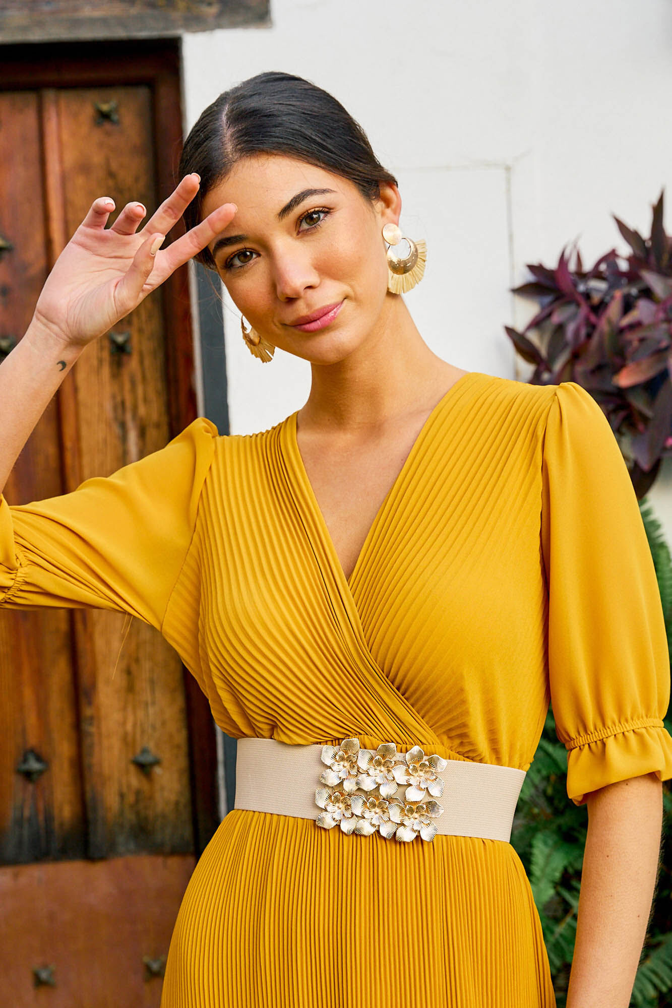 Vestido longo plissado em ocre - Dourado