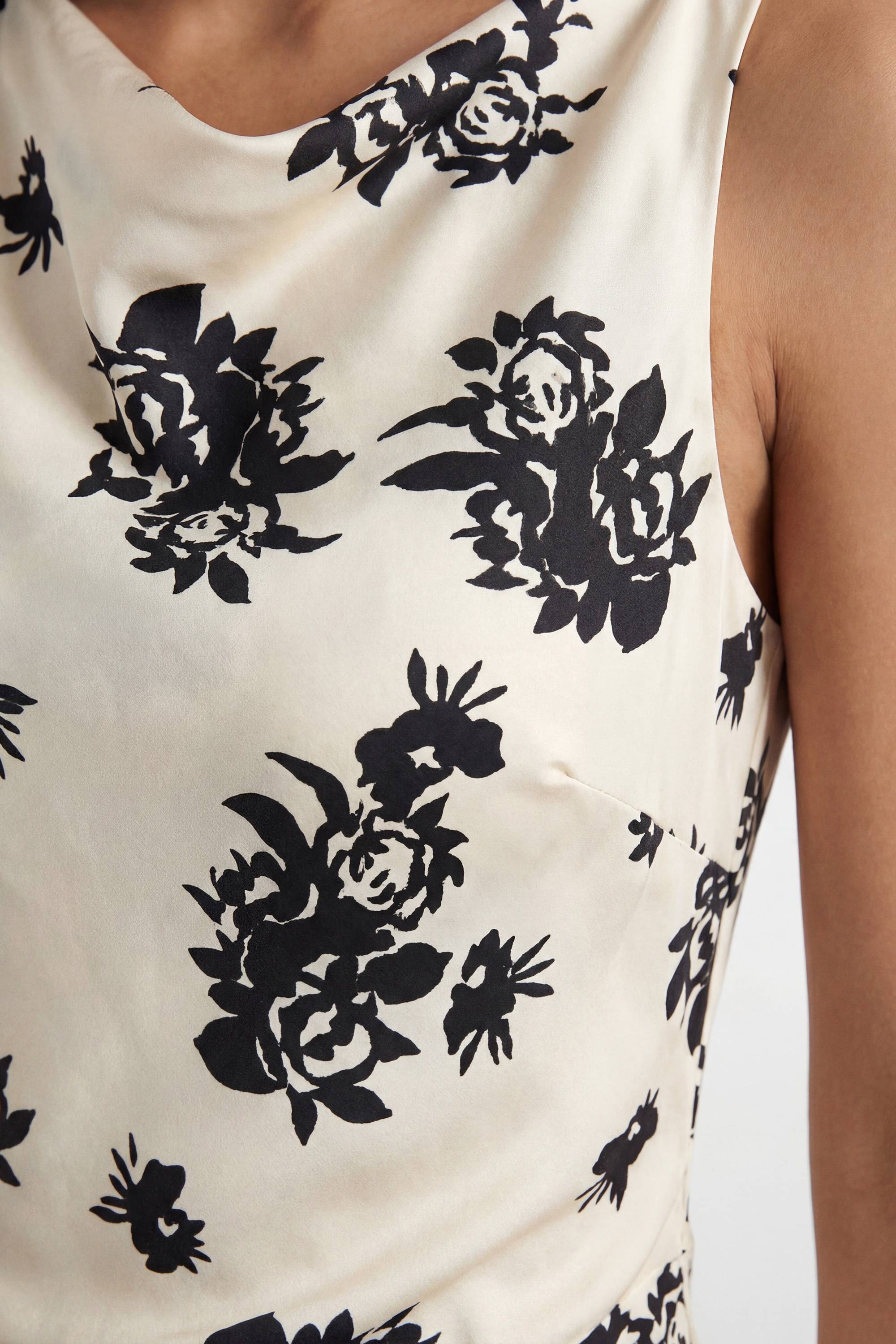Warehouse Robe Maxi Biais À Imprimé Fleuri Petite Avec Col Nageur Et Détails De Coutures