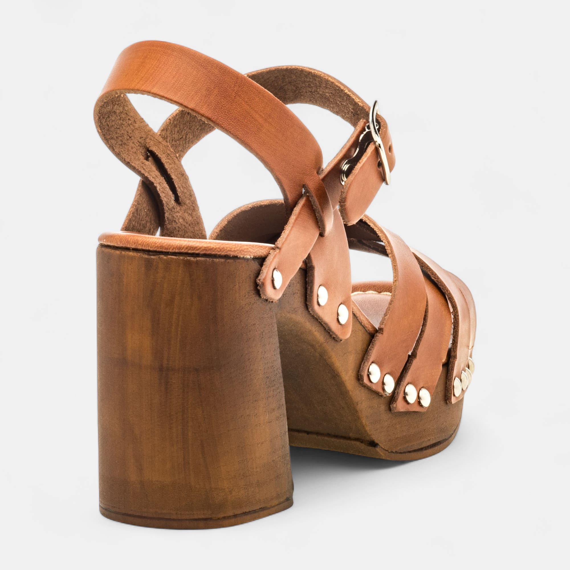 Chaussures semelle bois à talon Femme en cuir cognac