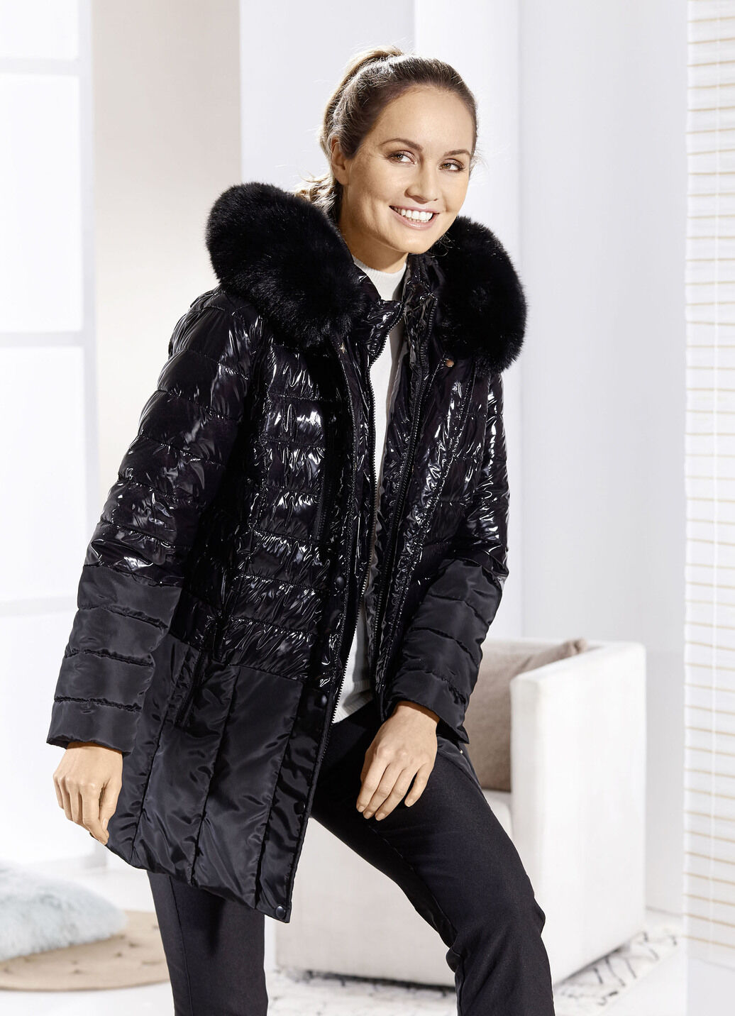 Jacke im angesagten Materialmix