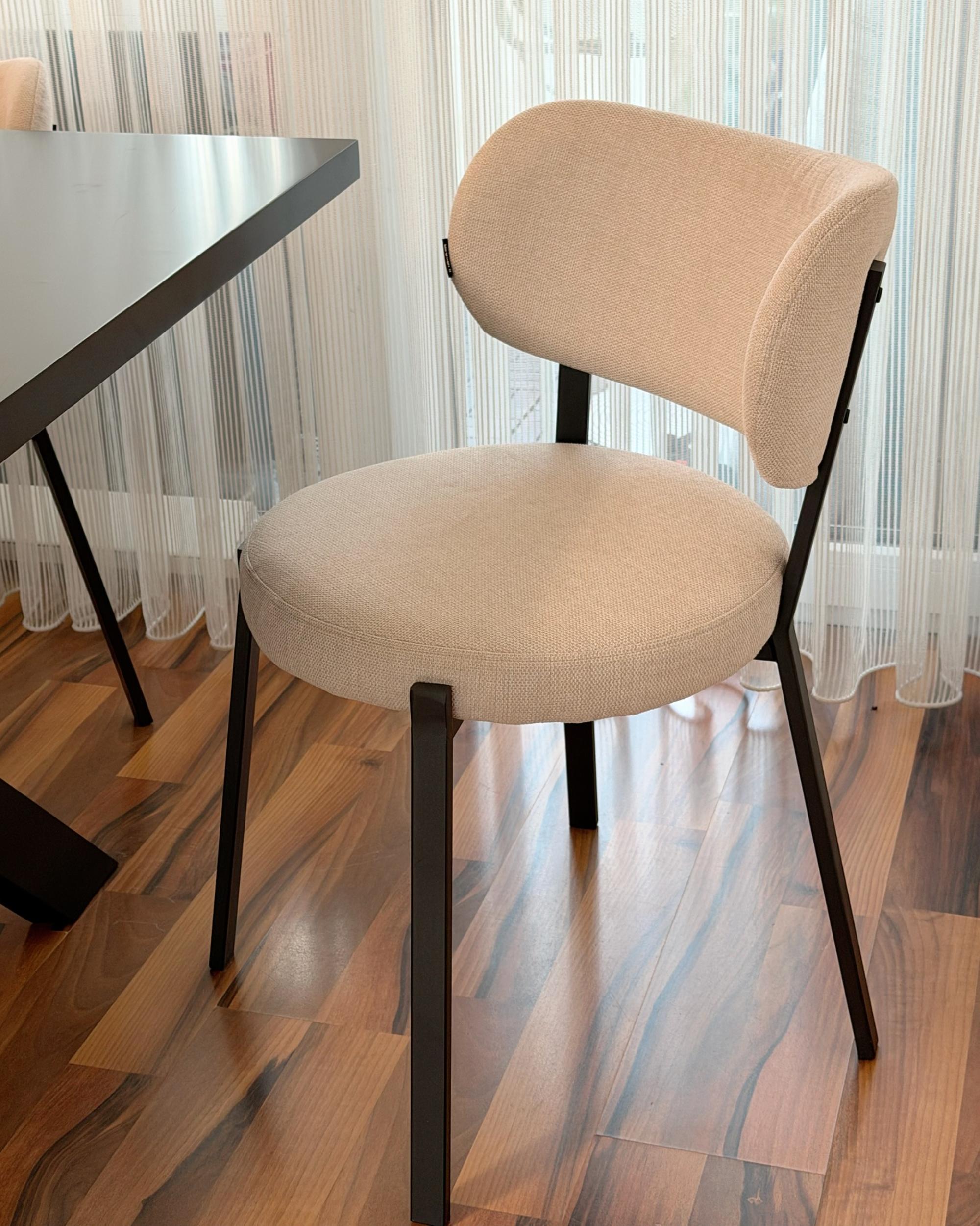 Set van 2 eetkamerstoelen BRONTE Stof Lichtbeige
