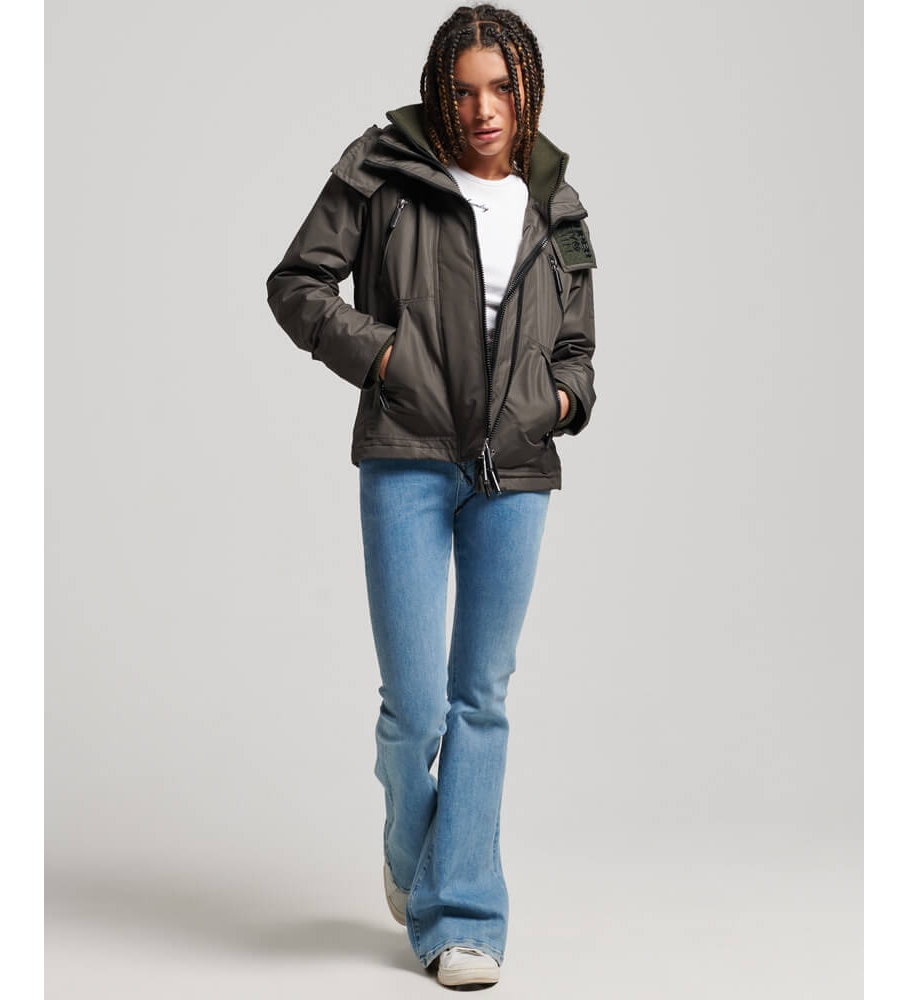 Jaqueta corta-vento com capuz Superdry Mountain verde-escura