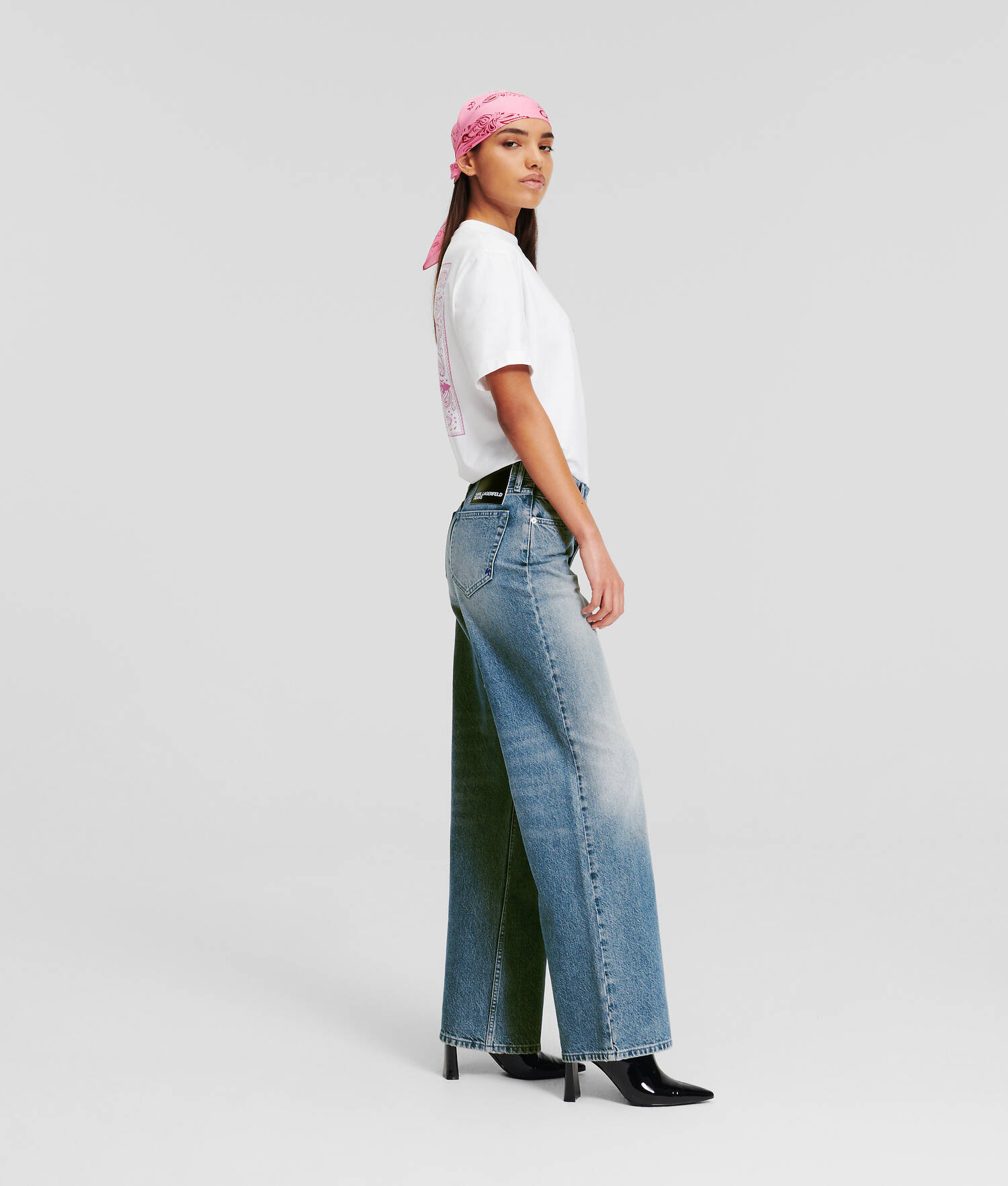 JEAN DÉCONTRACTÉ TAILLE MI-HAUTE ENVELOPPANTE KLJ