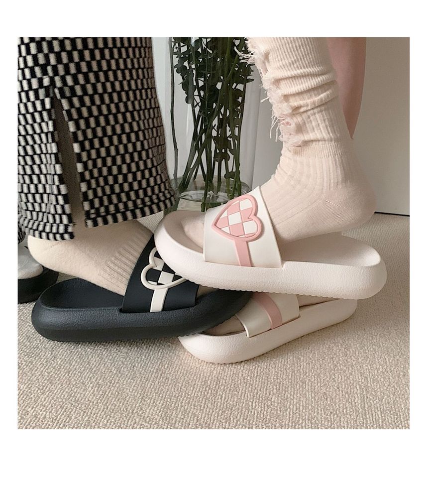 ZORI - Check Heart Slippers
