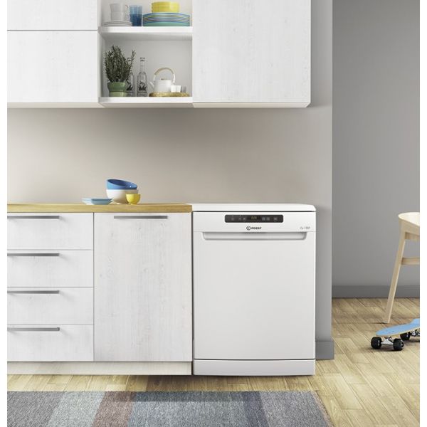 Máquina de Lavar Loiça Indesit DFO3T133AF 14 Conjuntos Classe D