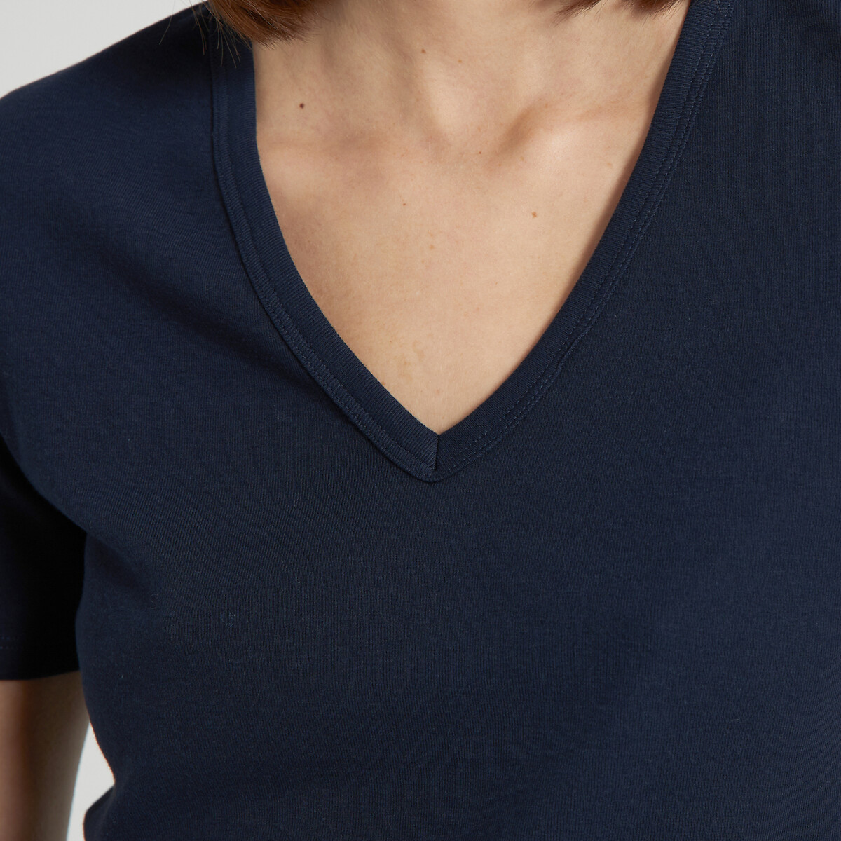 PETIT BATEAU<br>Camiseta icônica, decote em V, shorts