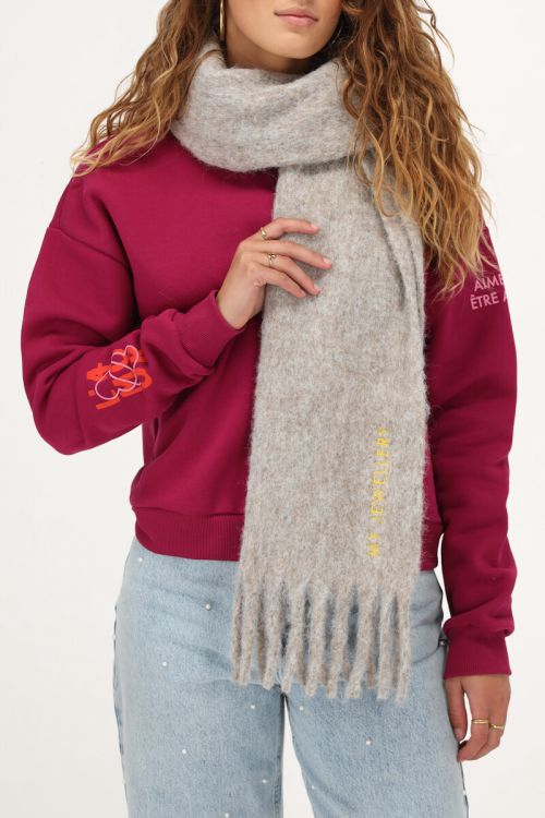 Taupe sjaal met franjes