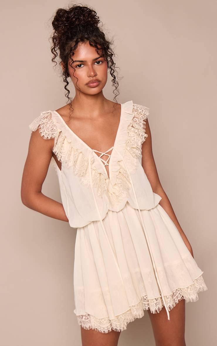 Crème Robe Trapèze Fluide Sans Manches En Mousseline Avec Détail Lacé