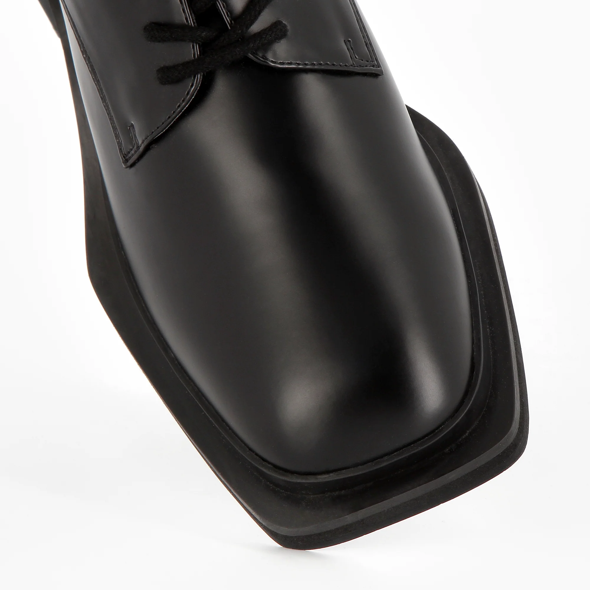 Mocassins, Derbies, Ballerines-Derbies Leona noires à semelle carrée