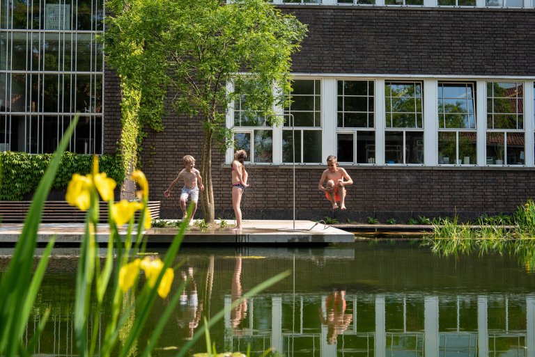 Weltevree  Serpentine buitendouche op tuinslang