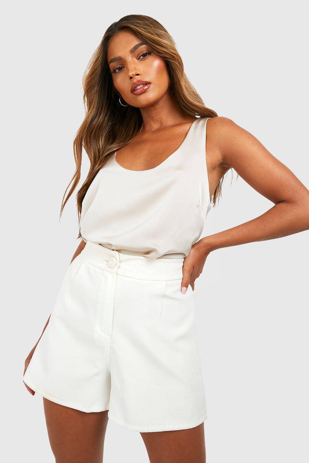 boohoo Camisole basique en satin à encolure échancrée