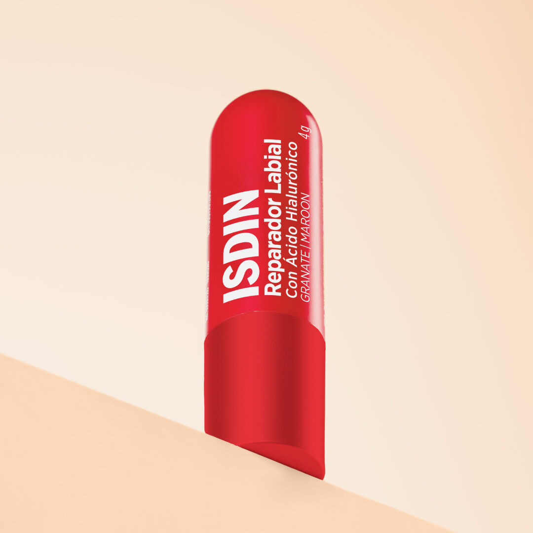 ISDIN  Reparador Labial Stick Vermelho - 4gr