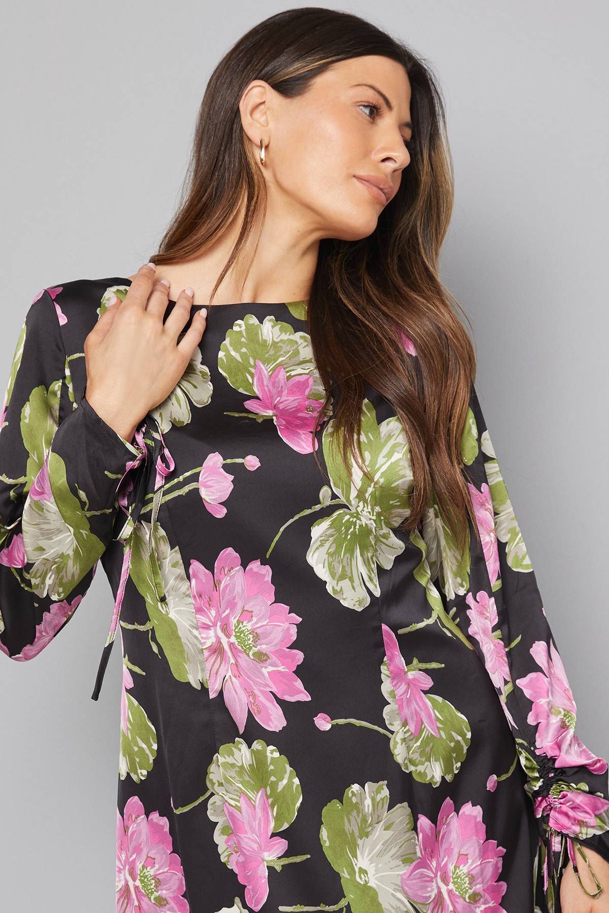 Wallis Robe Mi-Longue Florale à Manches Froncées