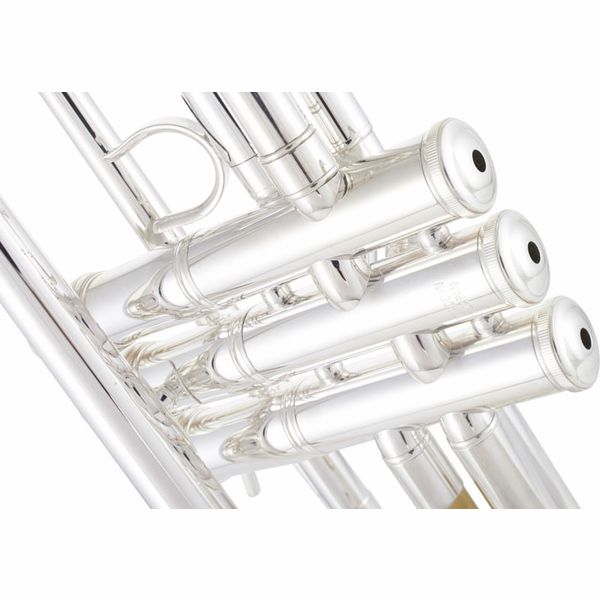 Yamaha YTR-8335S 04 Trumpet