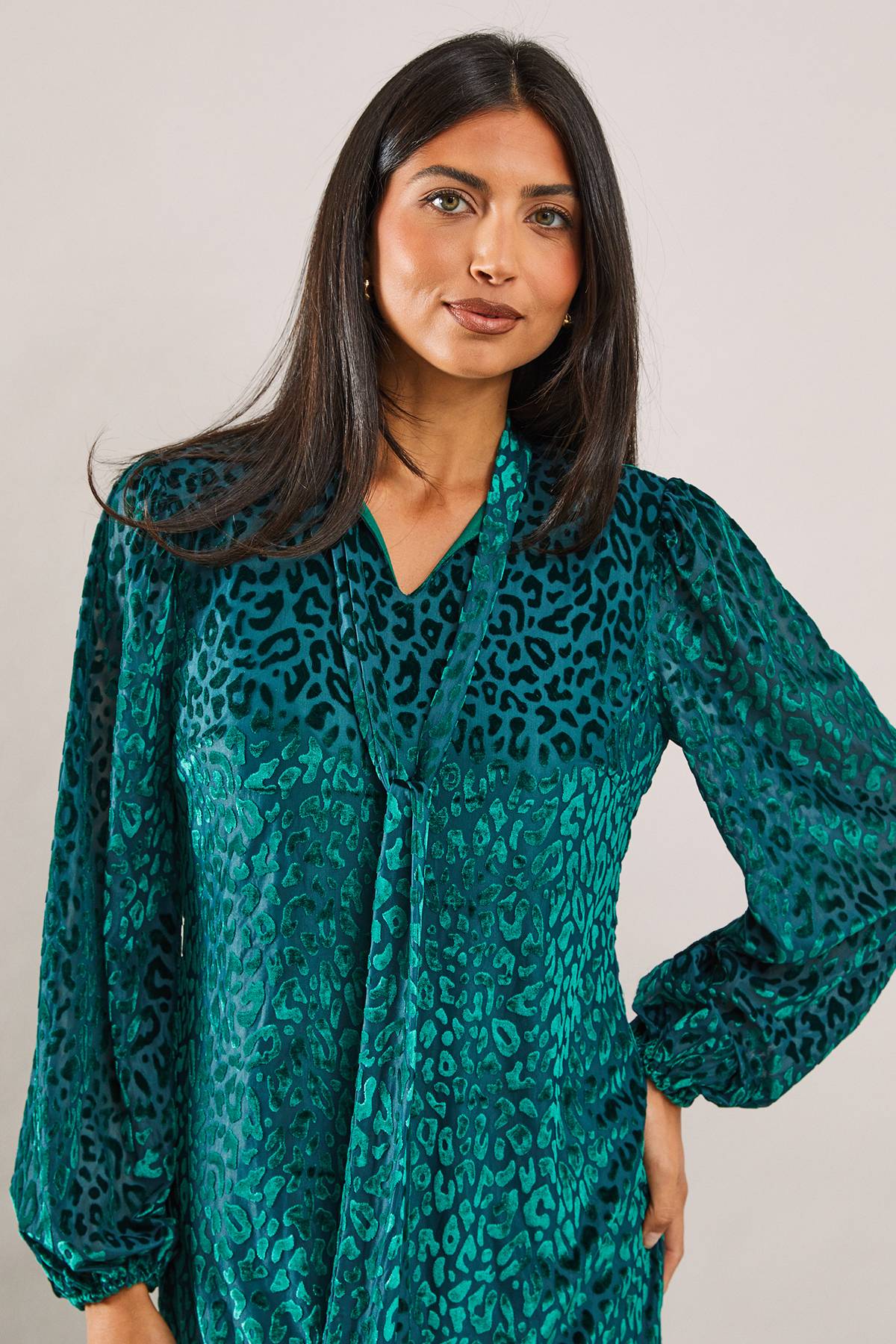 Wallis Robe à Col Noué Motif Animal Dévoré