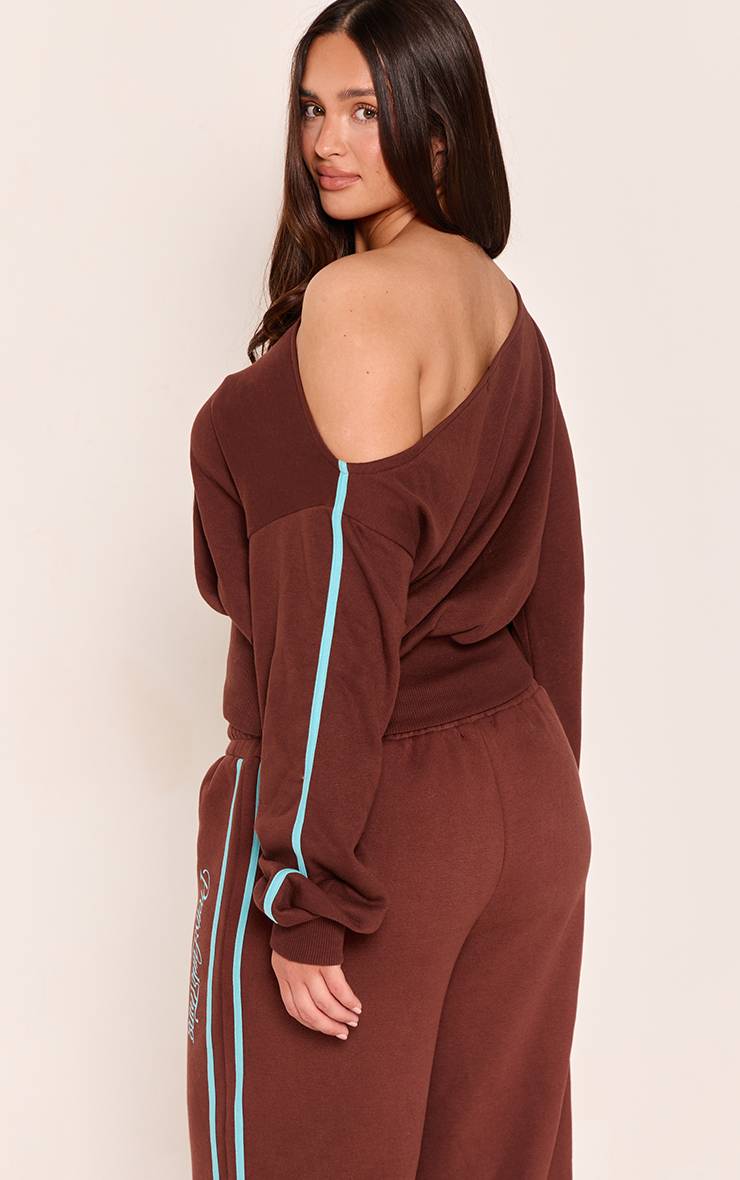 Chocolat Synthétiquell Asymétrique Shape Prettylittlething À Bord Brut Et Rayures Contrastées