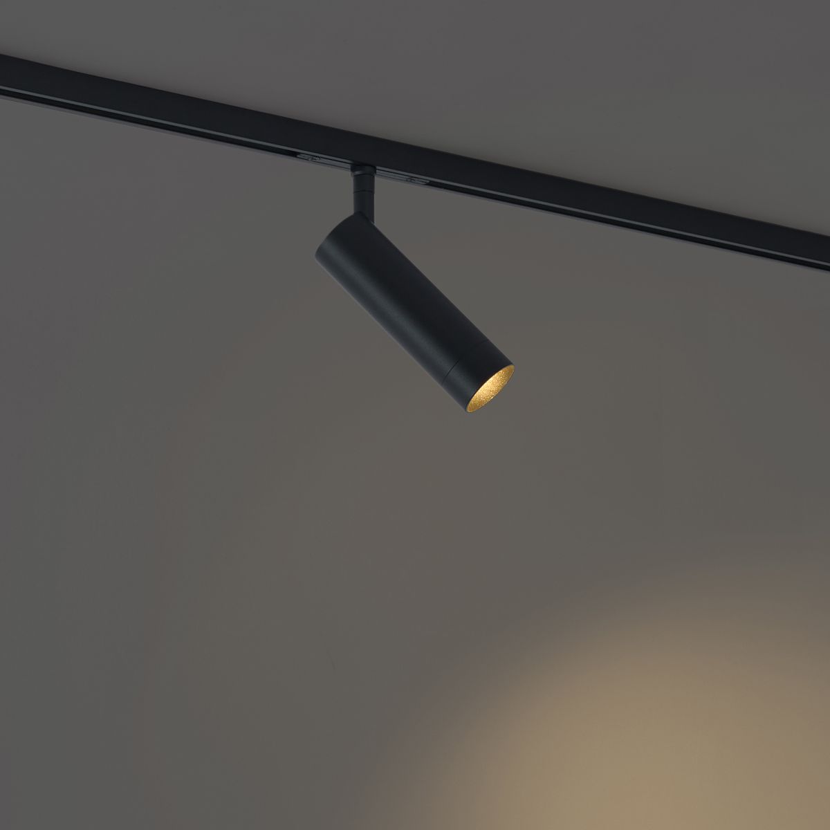 Moderne spot zwart voor railsysteem 1-fase GU10 35mm - Slimline Uzzy