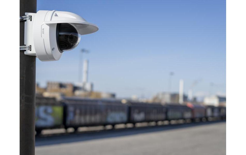 Netzwerkkamera Q3626-VE<br>Hochentwickelte Dome-Kamera mit 4 MP und Ferneinstellung