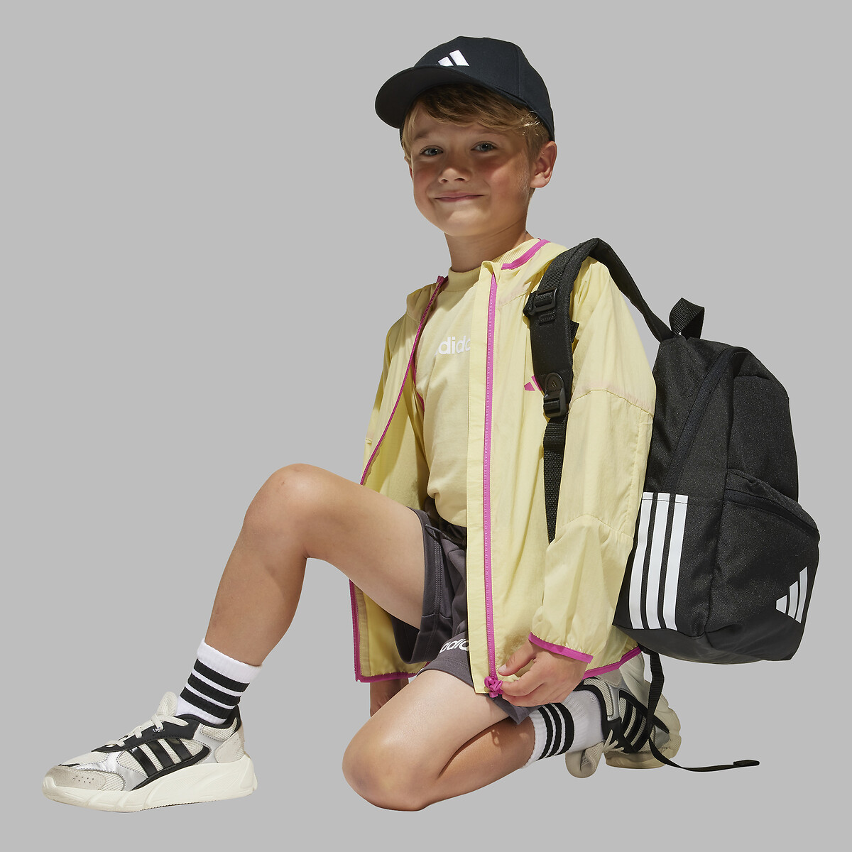 ADIDAS SPORTSWEAR<br>Conjunto 2 em 1, camiseta e shorts