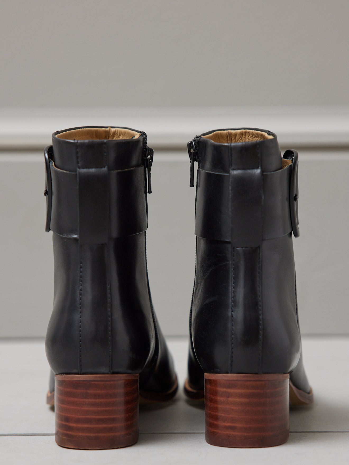Boots à boucle cuir femme
