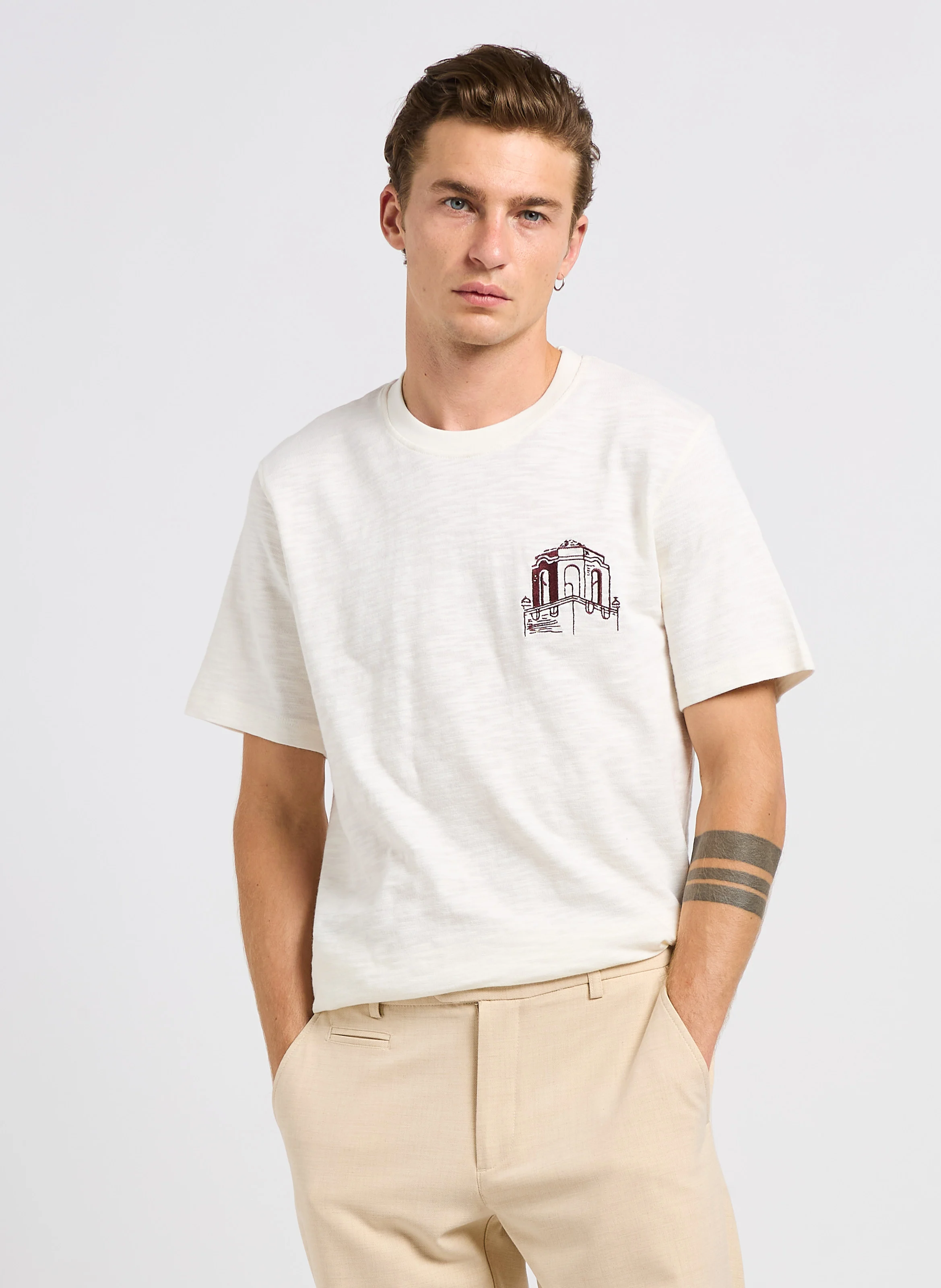 HOTEL - Tee-shirt col rond brodé en coton flammé | Beige