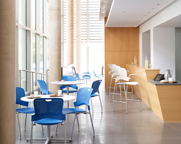 Herman Miller Caper stapelbare stoel zwart