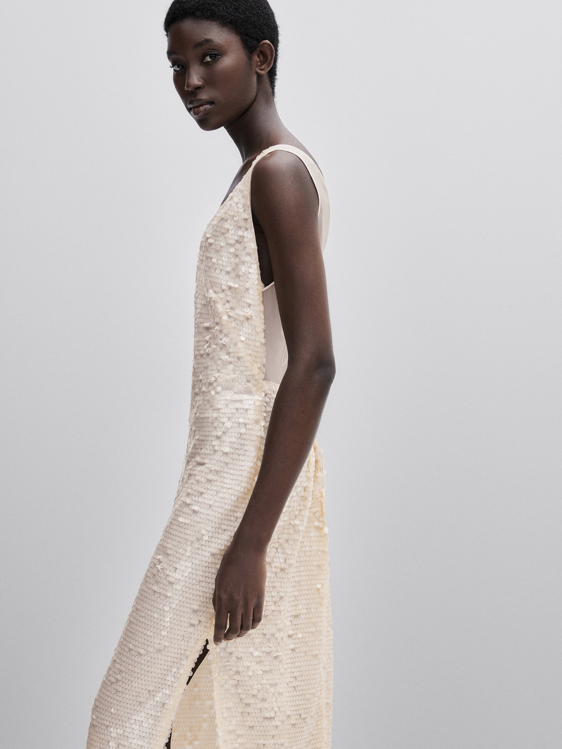 Vestido longo de lantejoulas - Studio - RAW