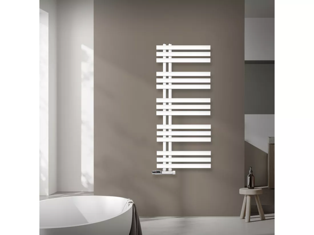 Radiateur de Salle de Bain Iron EM 500x1200 mm Blanc Raccord Central au Bas avec Garniture