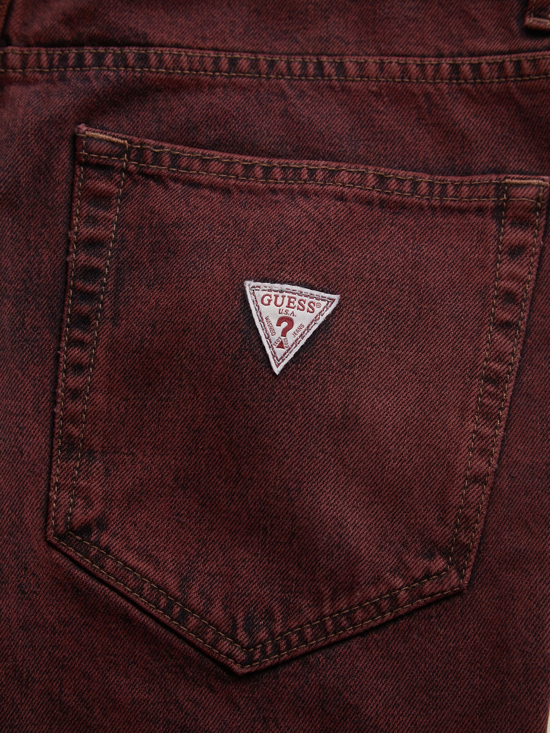 calça jeans vintage vermelha lavada