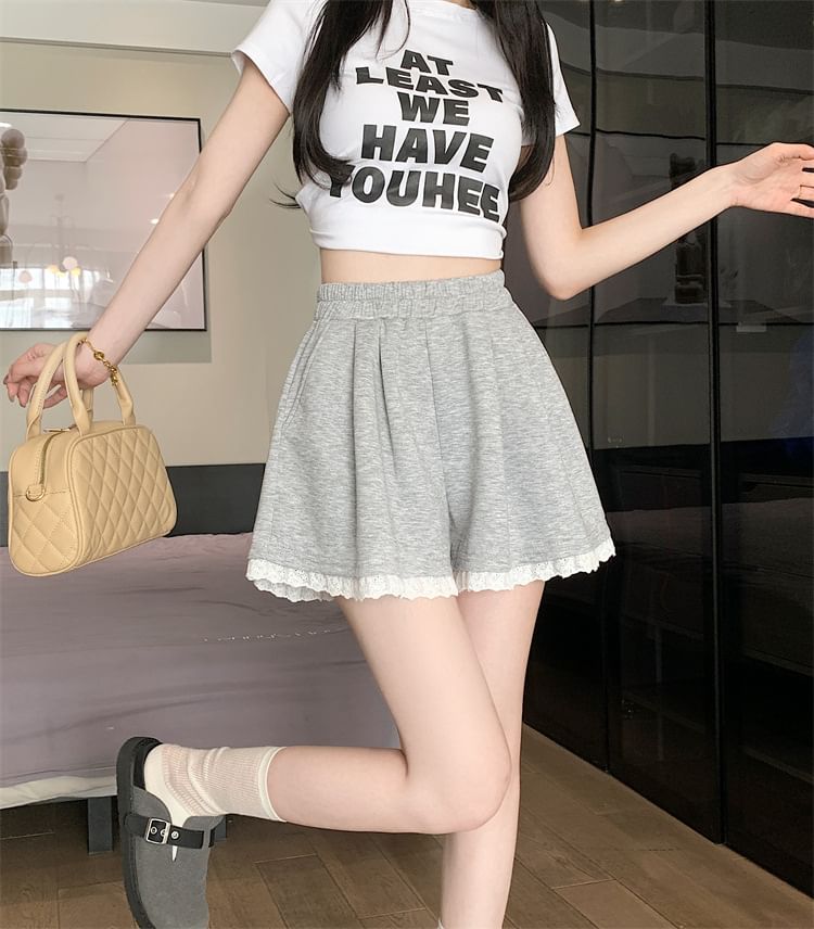 Cloud Nine - Hoge taille, effen kanten shorts