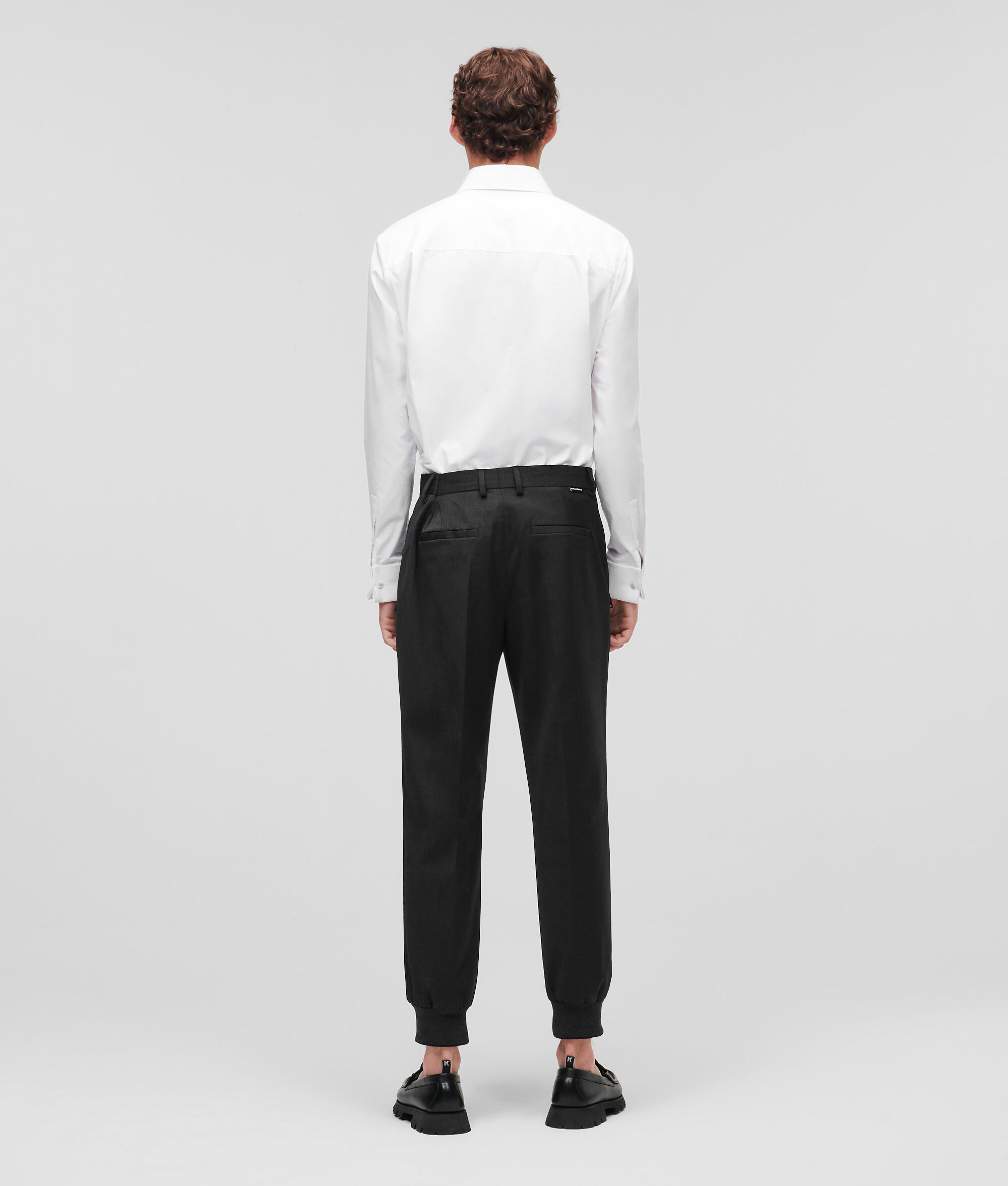 CHEMISE DE SOIRÉE AVEC DÉTAIL PLASTRON KL MONOGRAM
