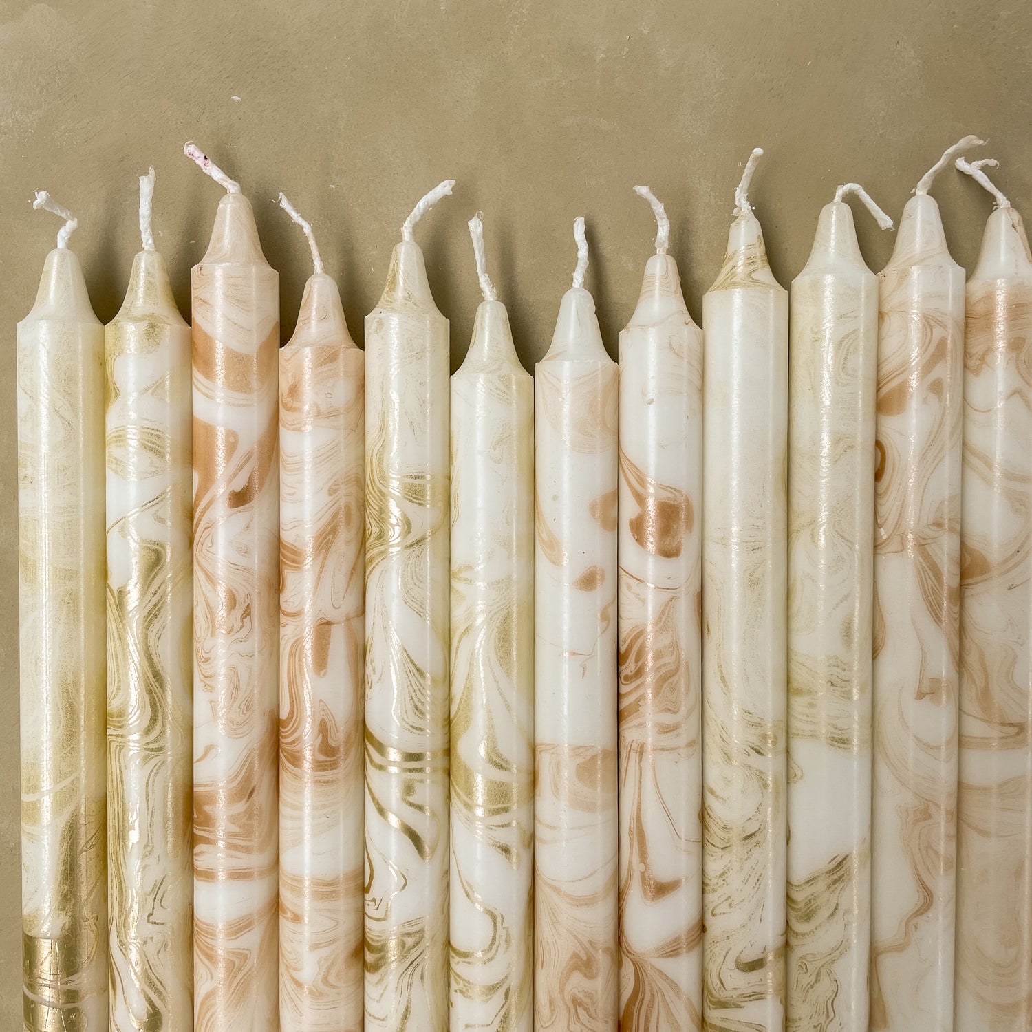 Rustik Lys dinerkaars Marble wit / koper 9 uur D 2,1 H 26 cm 4 stuks
