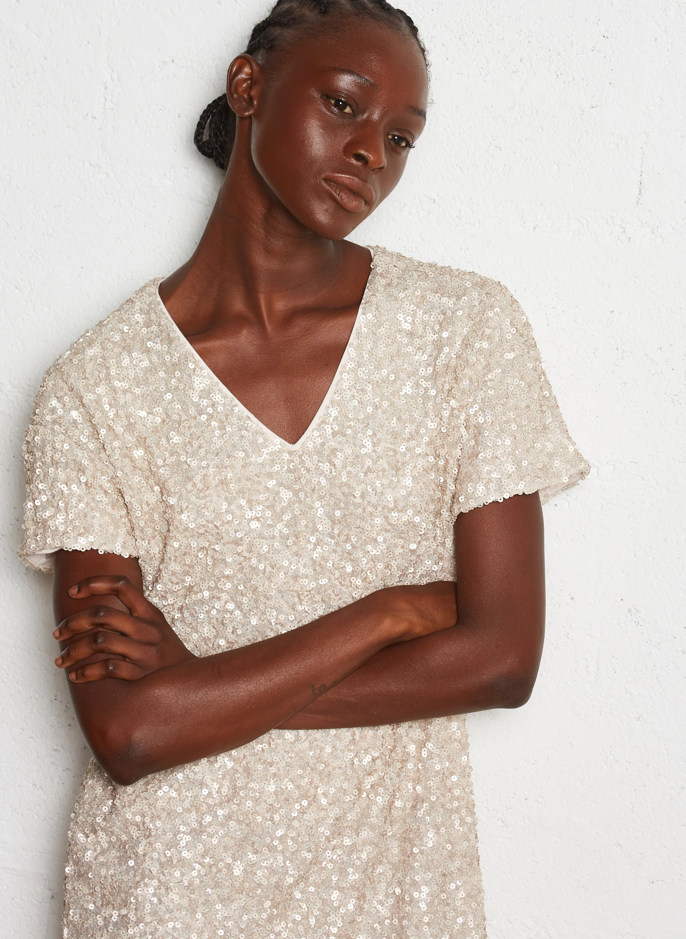 Robe courte col V à sequins | Doré