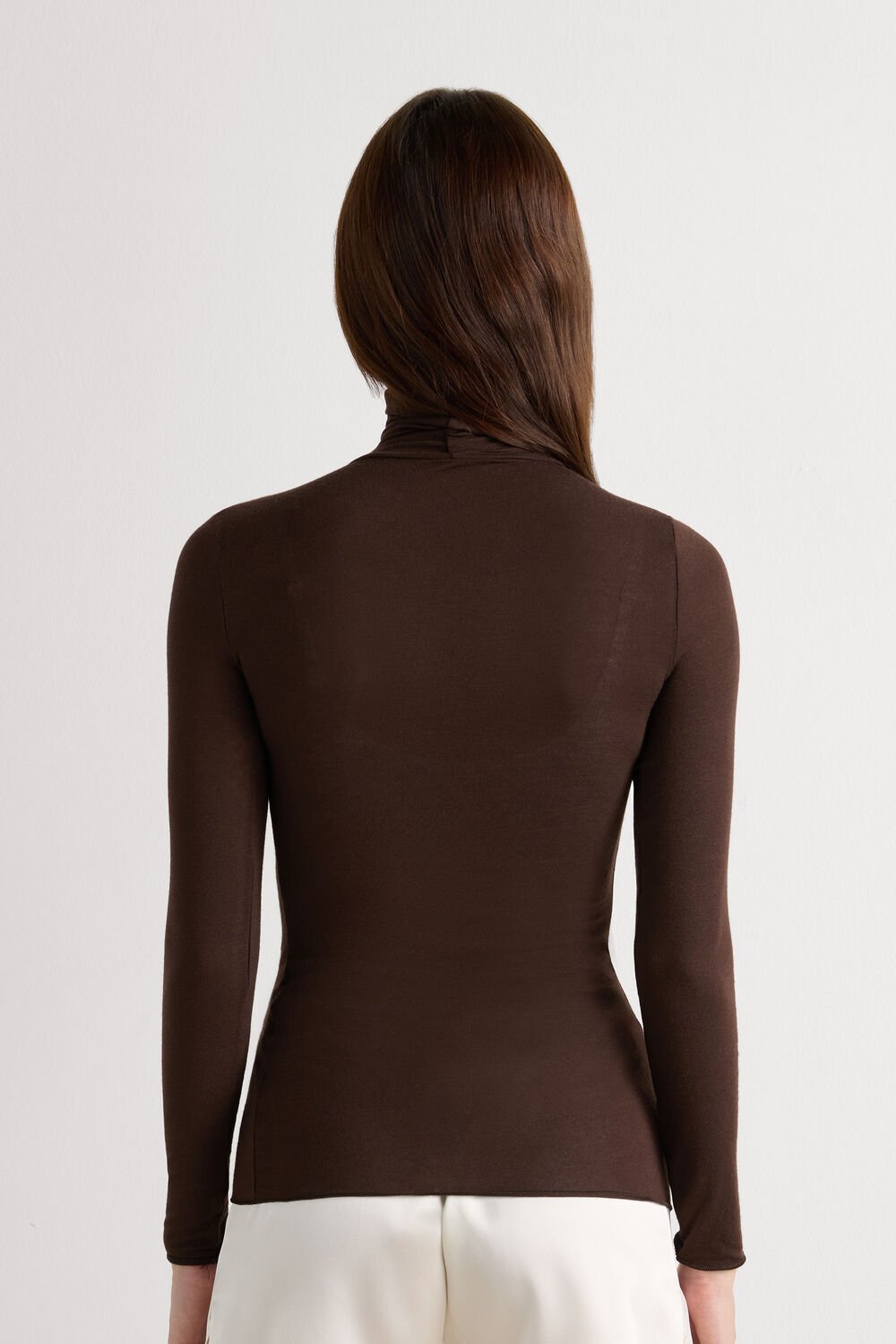 Blusa ultraleve de gola alta em modal e cashmere