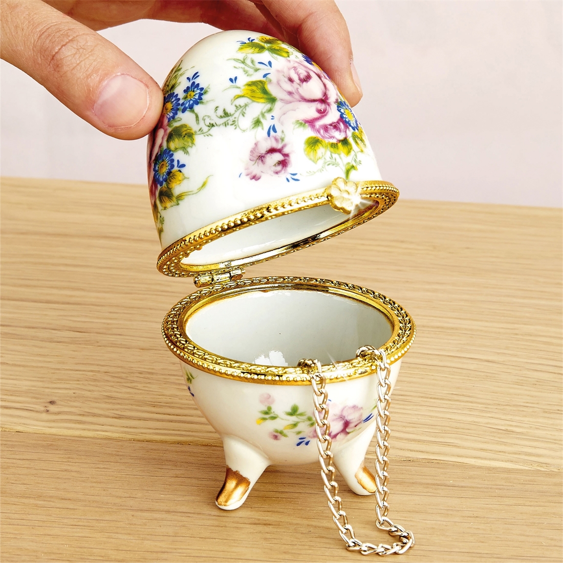 Lot de 4 oeufs porcelaine
