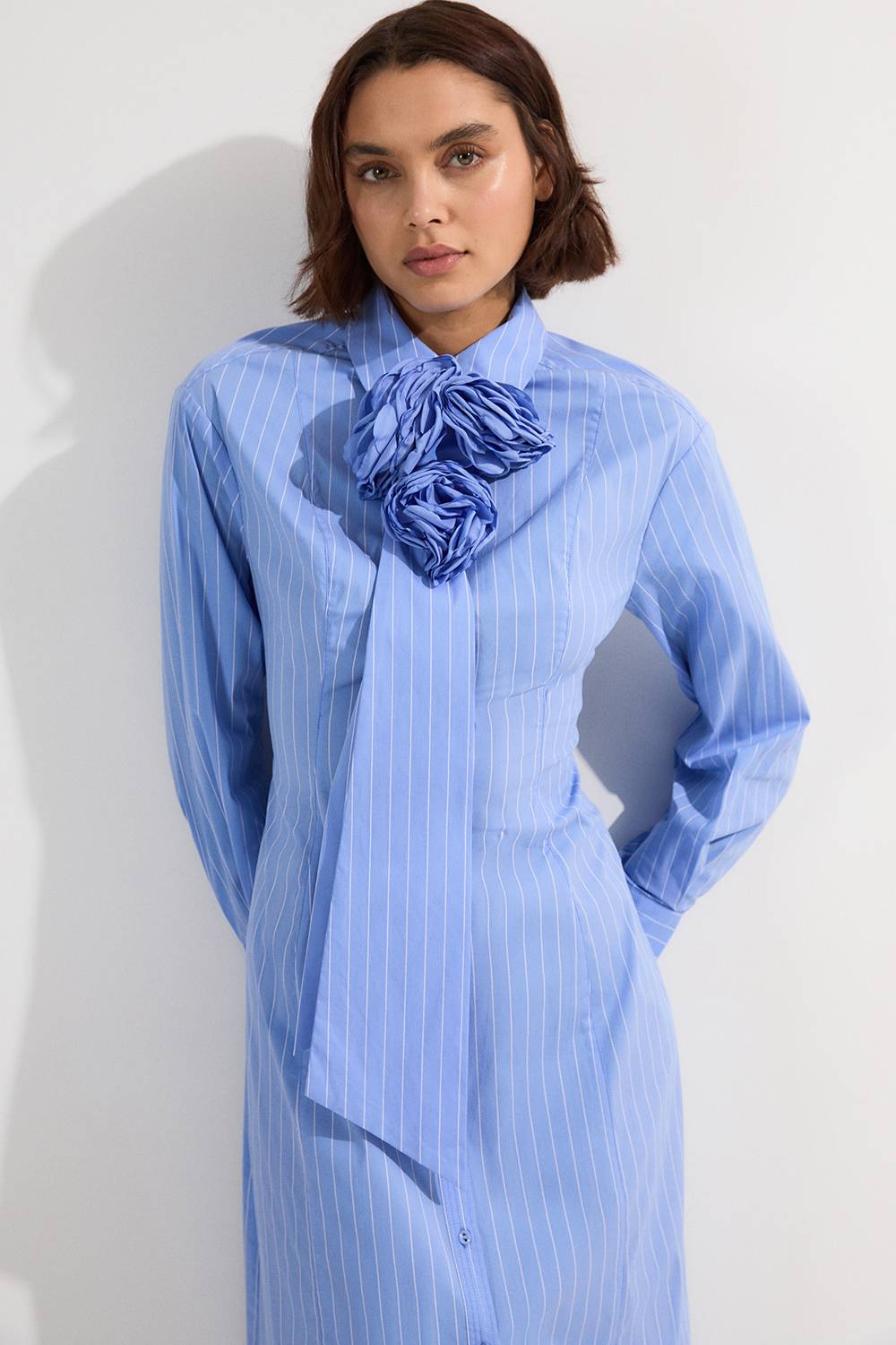 KarenMillen Petite Robe-Chemise Maxi Tissée en Coton Rayé à Rosette