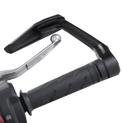 Protection levier SW-MOTECH NOIR AVEC DEFLECTEUR - Noir
