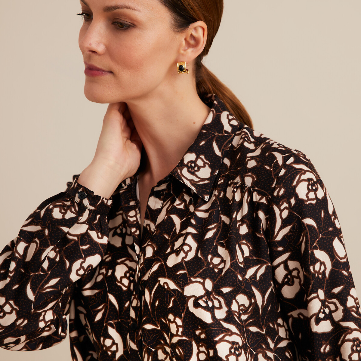 ANNE WEYBURN<br>Camisa com estampa floral e mangas compridas