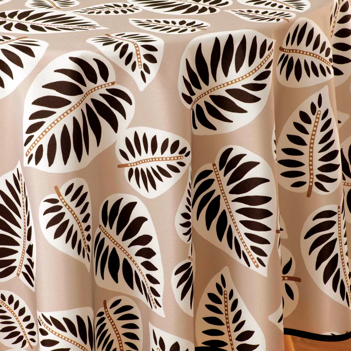Nappe ronde anti tache (180 cm) Alma Noire