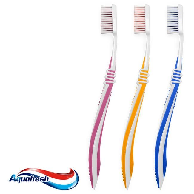 Aquafresh Clean & Flex Medium dagelijkse Tandenborstel 2+1 gratis