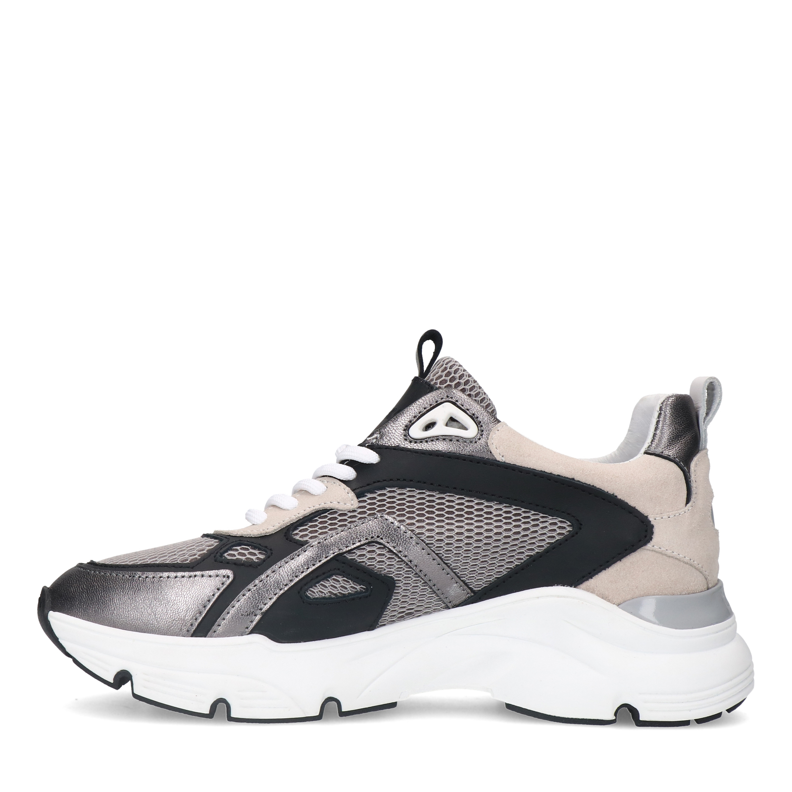 Zilverkleurige leren sneakers met mesh details