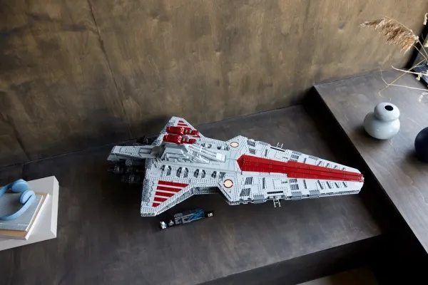 LEGO Star Wars 75367 - Venator-Class Republic Attack Cruiser