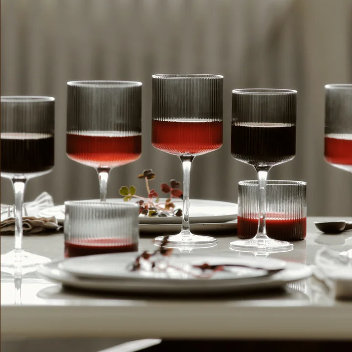 Ferm Living - Ripple Rotweinglas, klar (2er-Set)