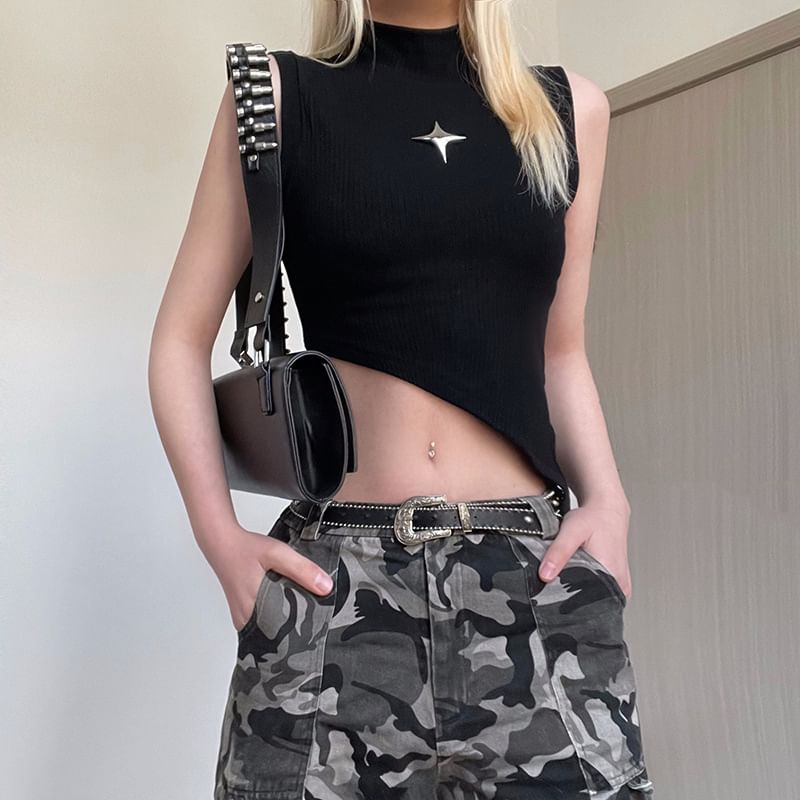 Genrovia - Mouwloze crop top met sterdetail en mock neck