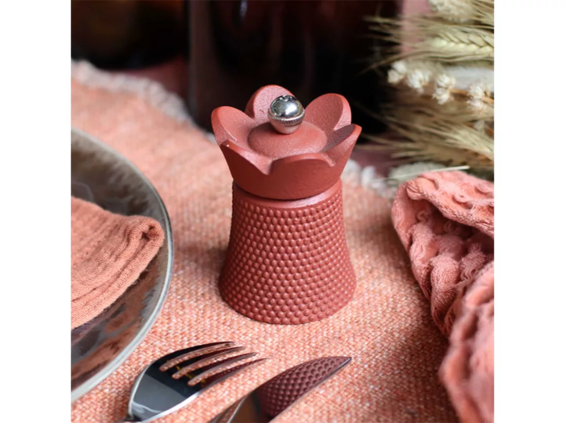 Ogo Living - Moulin A Poivre / Sel En Fonte Et Acier Paprika Ht 8cm Hawai